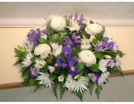 Blue & White Wreath Premium