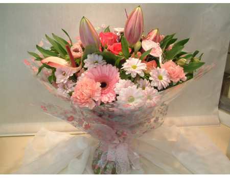 Soft Pinks Hand Tied XLarge